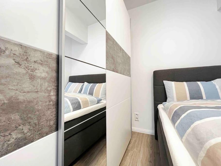 Ferienwohnung Beste Lage - Altstadt City Dusseldorf - 1,5 Zimmer Exterior foto